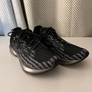 Brooks Women’s Levitate 3 Running Shoes